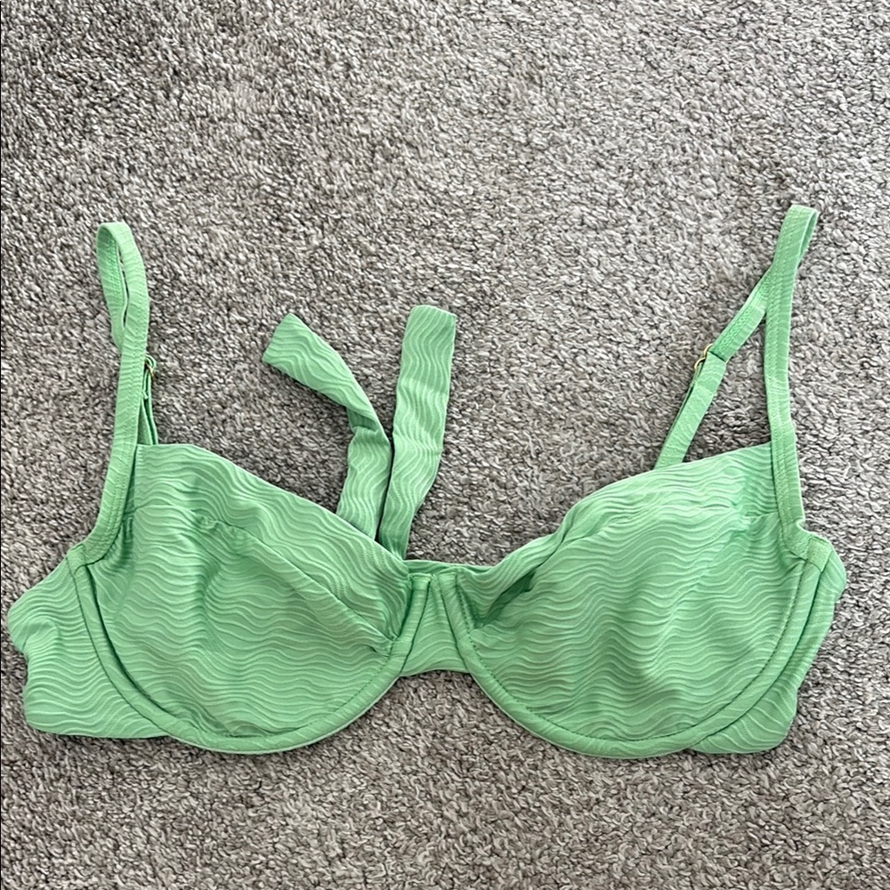 Monday Swimwear Maui Top - Pistachio Wave